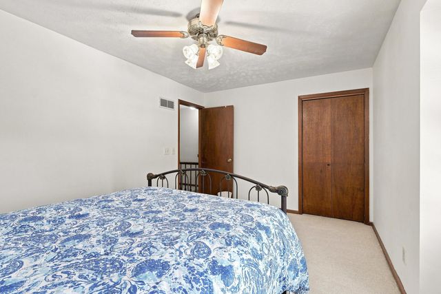 702 W Iowa Street, Eldridge, IA 52748