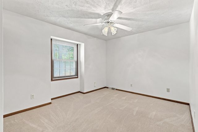 702 W Iowa Street, Eldridge, IA 52748