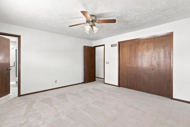 702 W Iowa Street, Eldridge, IA 52748