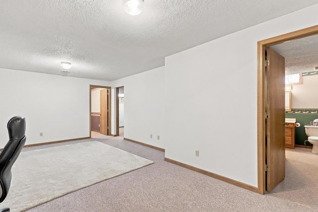702 W Iowa Street, Eldridge, IA 52748