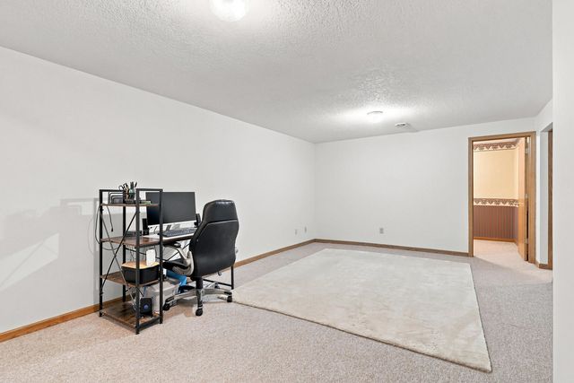 702 W Iowa Street, Eldridge, IA 52748