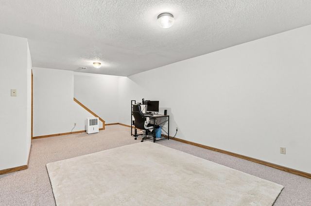 702 W Iowa Street, Eldridge, IA 52748