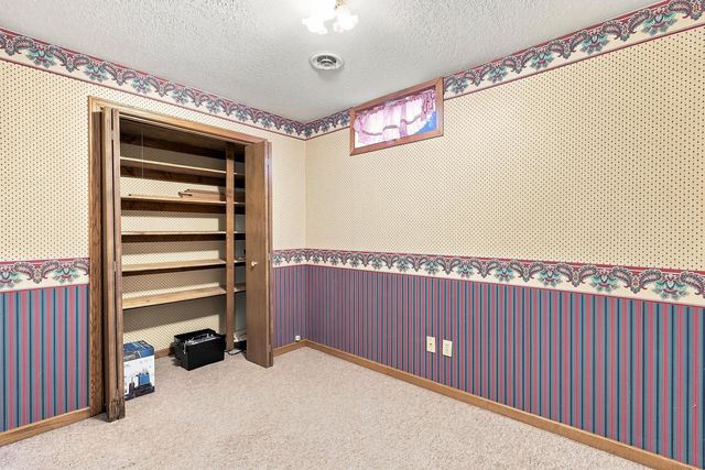 702 W Iowa Street, Eldridge, IA 52748