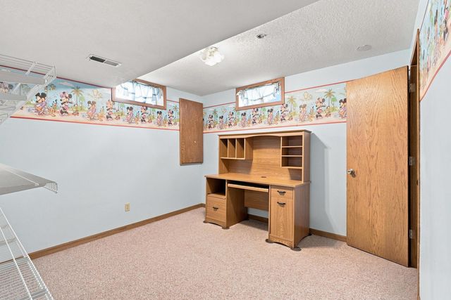 702 W Iowa Street, Eldridge, IA 52748