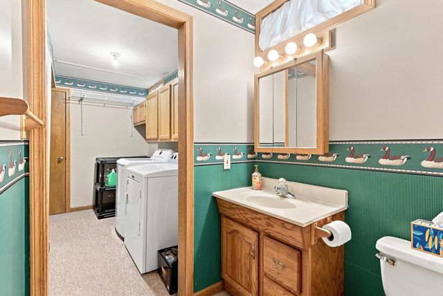 702 W Iowa Street, Eldridge, IA 52748