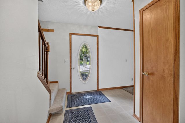 702 W Iowa Street, Eldridge, IA 52748