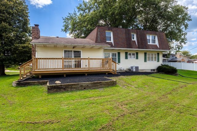 702 W Iowa Street, Eldridge, IA 52748