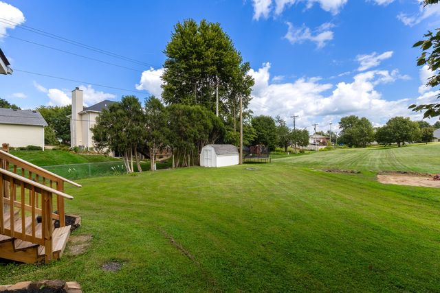 702 W Iowa Street, Eldridge, IA 52748