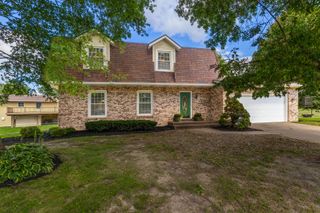 702 W Iowa Street, Eldridge, IA 52748
