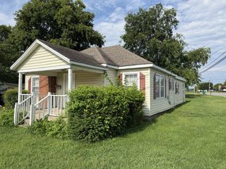 602 Castle Heights Ave, Lebanon, TN 37087