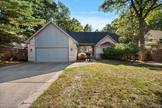 6835 High Ridge Road, West Bloomfield, MI 48324