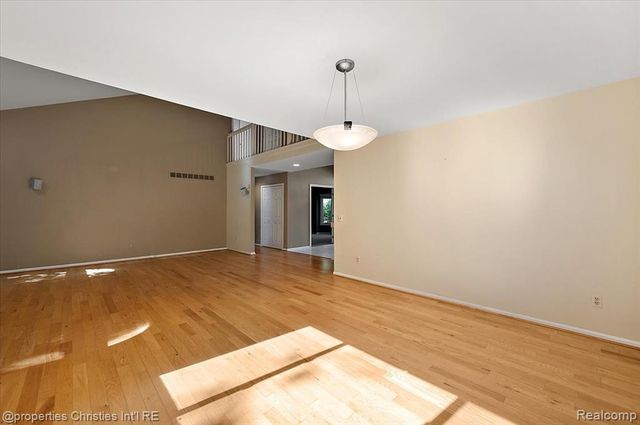 6835 High Ridge Road, West Bloomfield, MI 48324