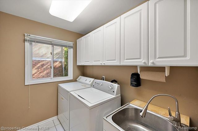 6835 High Ridge Road, West Bloomfield, MI 48324