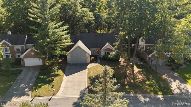 6835 High Ridge Road, West Bloomfield, MI 48324