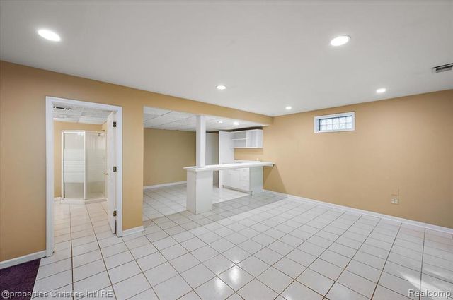 6835 High Ridge Road, West Bloomfield, MI 48324