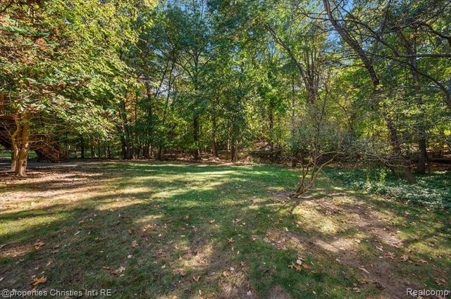 6835 High Ridge Road, West Bloomfield, MI 48324