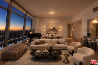 900 W Olympic Boulevard 49C, Los Angeles, CA 90015