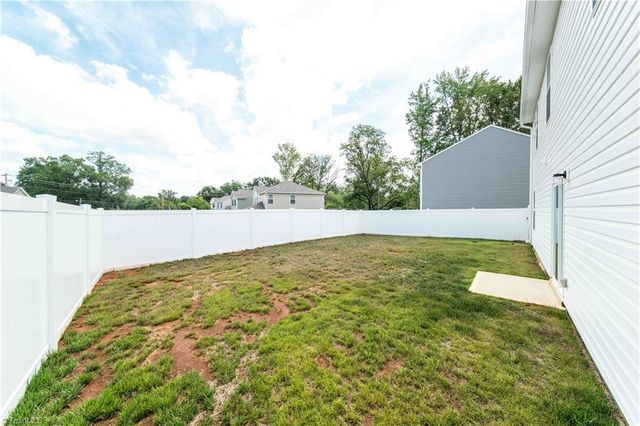 616 Pine Cone Lane, Lexington, NC 27292