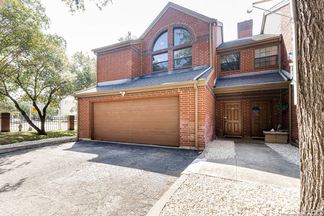 7930 Roanoke Run Apt 401, San Antonio, TX 78240