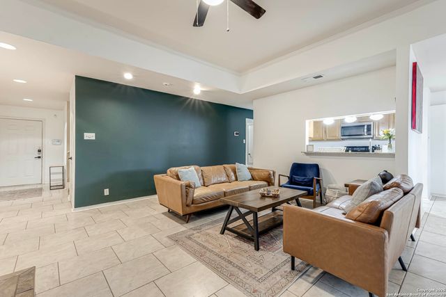 7930 Roanoke Run Apt 401, San Antonio, TX 78240