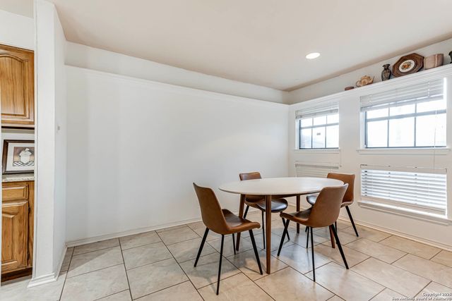 7930 Roanoke Run Apt 401, San Antonio, TX 78240