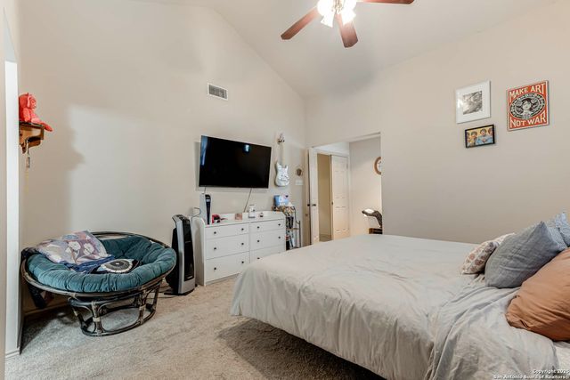 7930 Roanoke Run Apt 401, San Antonio, TX 78240
