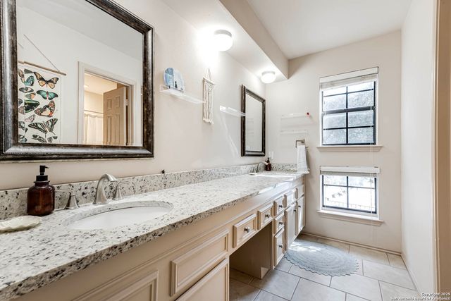 7930 Roanoke Run Apt 401, San Antonio, TX 78240