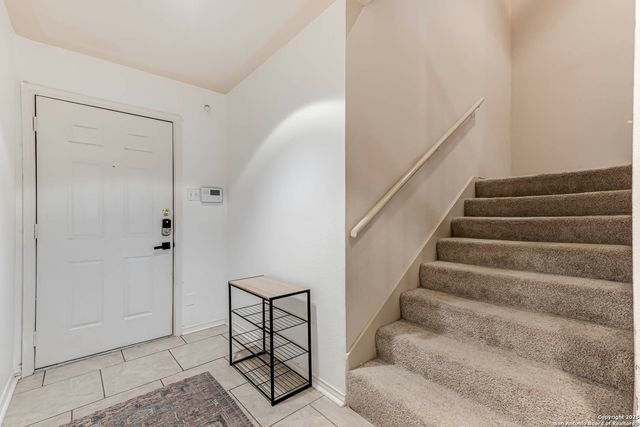 7930 Roanoke Run Apt 401, San Antonio, TX 78240