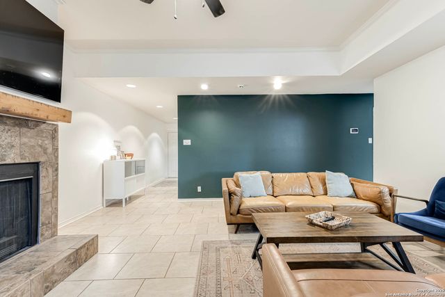 7930 Roanoke Run Apt 401, San Antonio, TX 78240