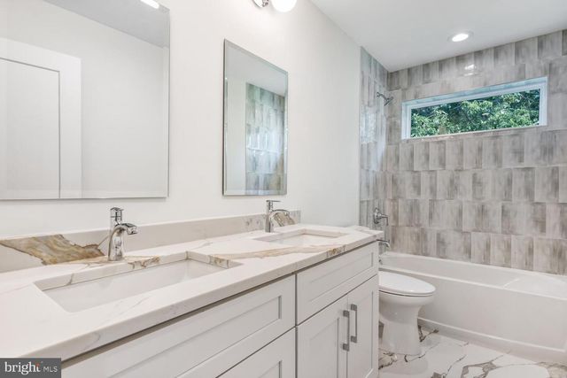 324 ARLINGTON AVE N, Bayville, NJ 08721