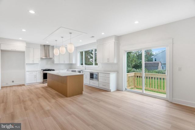 324 ARLINGTON AVE N, Bayville, NJ 08721