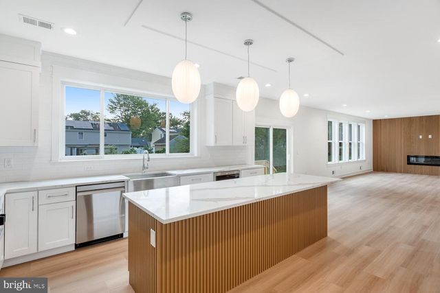 324 ARLINGTON AVE N, Bayville, NJ 08721