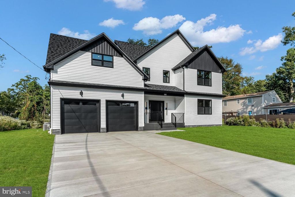 324 ARLINGTON AVE N, Bayville, NJ 08721