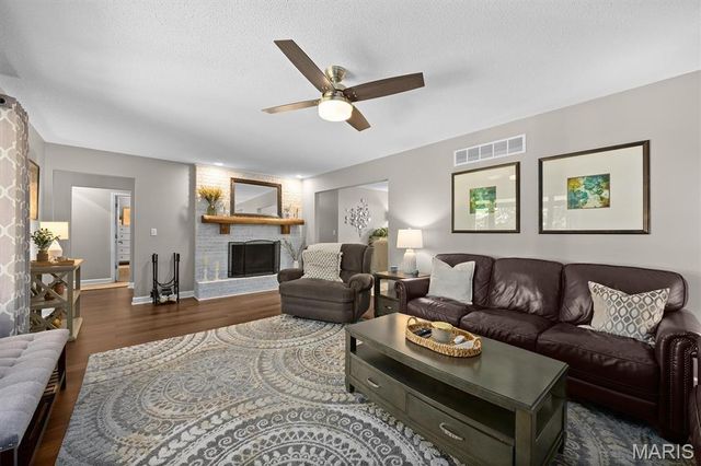 6849 Gushing Springs, Edwardsville, IL 62025