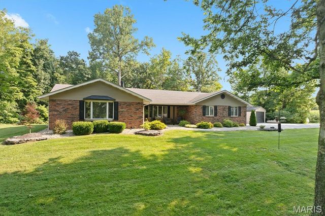 6849 Gushing Springs, Edwardsville, IL 62025