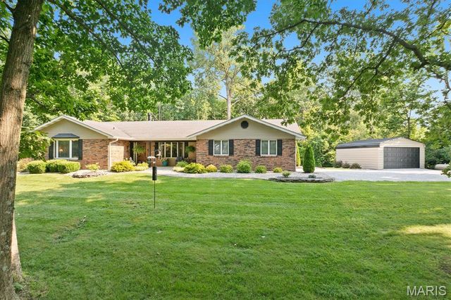 6849 Gushing Springs, Edwardsville, IL 62025
