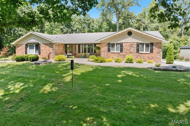 6849 Gushing Springs, Edwardsville, IL 62025