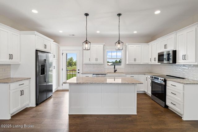 208 Wendover Ct, Bardstown, KY 40004