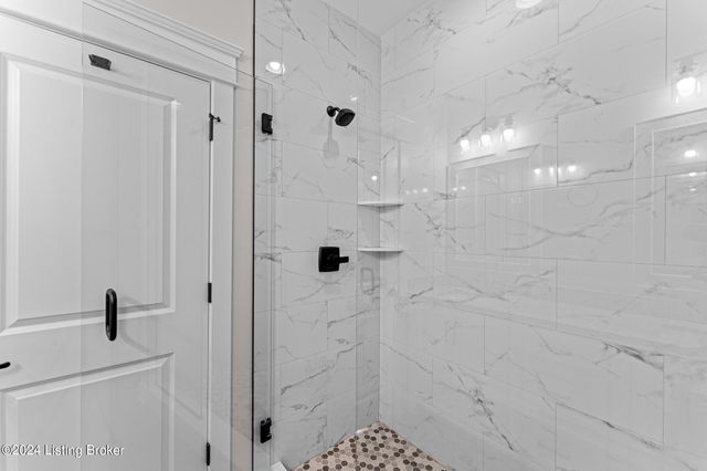 208 Wendover Ct, Bardstown, KY 40004