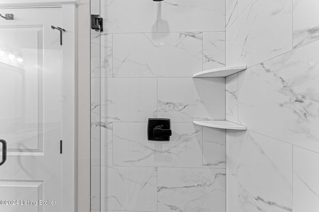 208 Wendover Ct, Bardstown, KY 40004