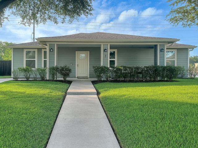 2 Becca Court, Brookshire, TX 77423