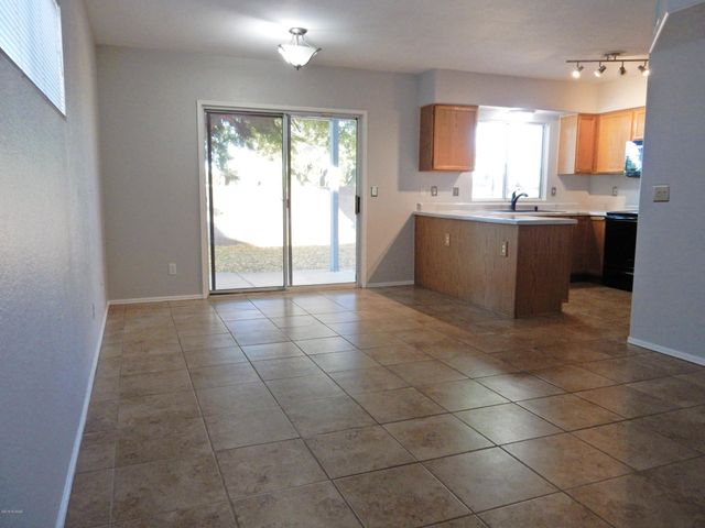 4313 W Bunk House Road, Tucson, AZ 85741