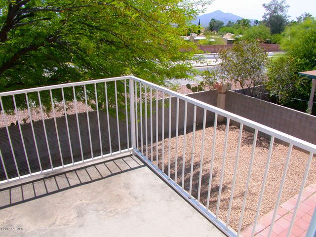 4313 W Bunk House Road, Tucson, AZ 85741