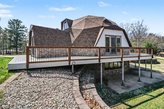 8284 W Lake Holiday Drive, Mears, MI 49436
