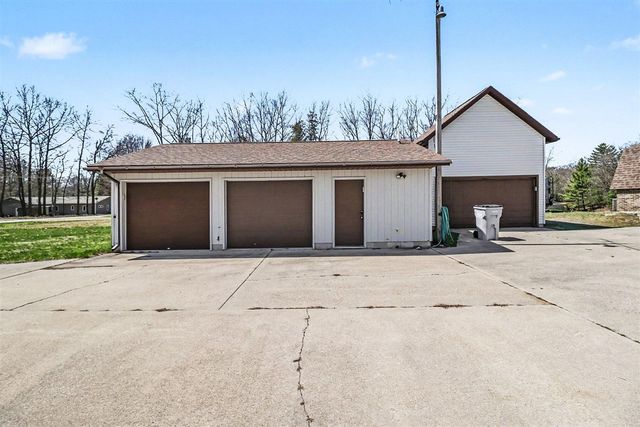 8284 W Lake Holiday Drive, Mears, MI 49436