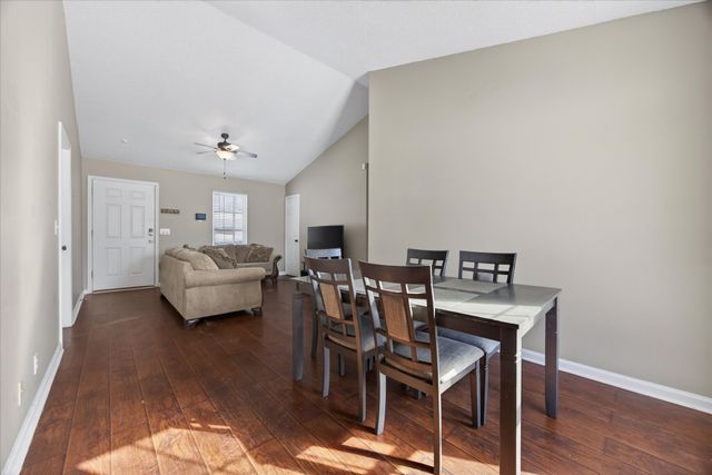 308 Hunter Owens Ct, Oak Grove, KY 42262