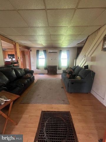 2148 MAIN ST, Pottsville, PA 17901