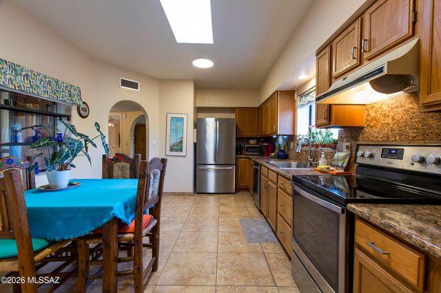 8651 N Candlewood Loop, Tucson, AZ 85704