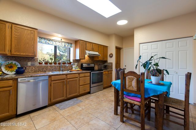 8651 N Candlewood Loop, Tucson, AZ 85704