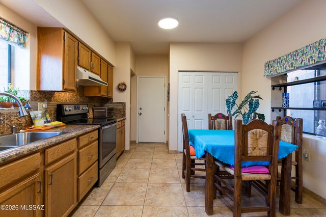 8651 N Candlewood Loop, Tucson, AZ 85704